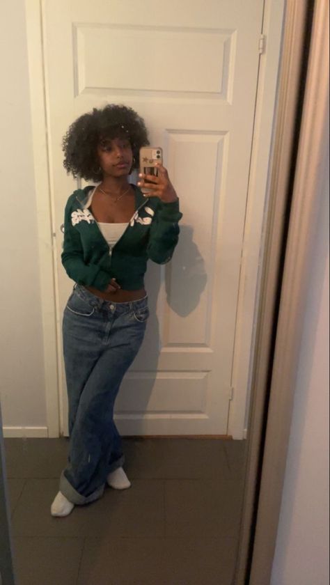 Baggy Pants Outfit Ideas, Baggy Pants Outfit, Pants Outfit Ideas, Earthy Outfits, Curly Afro, Outfit Inspo Casual, 2000s Fashion Outfits, Estilo Hip Hop, Swaggy Outfits