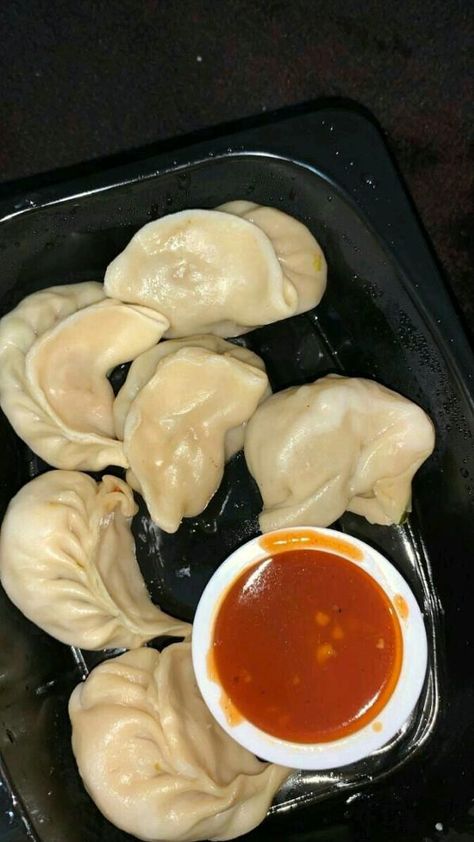 Momos Pic Food, Aesthetic Food Snap, Momo Food, Puding Mangga, Eating Food Funny, Food Snap, Foodie Instagram, Vegetarian Fast Food, Food Funny