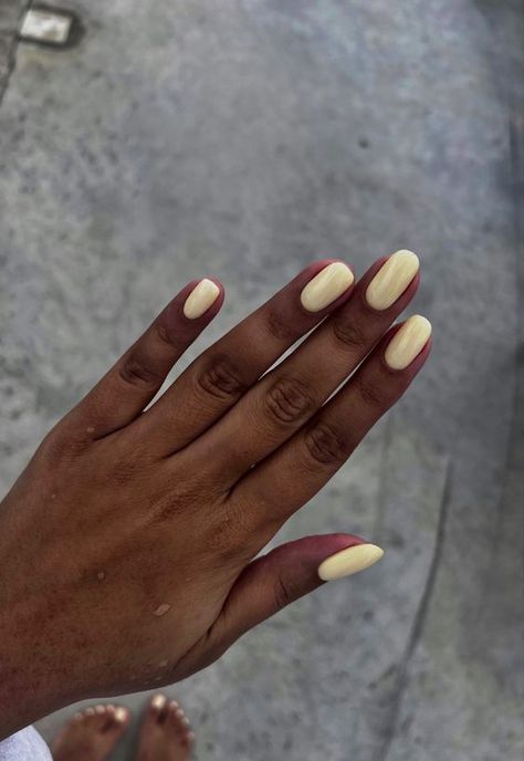 Summer 2024 Nails for Dark Skin: Trending Colors and Classy Designs Spring Minimal Nails, Summer Nails For Tanned Skin, Sheer Yellow Nails, Cream Yellow Nails, Creamy Yellow Nails, Buttery Yellow Nails, Nails With Yellow Dress, Milky Yellow Nails, Yellow Natural Nails