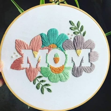 Embroidery Hoop Art Diy, Embroidery Hoop Wall Art, Simple Hand Embroidery Patterns, Digital Embroidery Patterns, Handmade Embroidery Designs, Embroidery Stitches Tutorial, Hand Embroidery Projects, Pola Sulam, Hand Embroidery Flowers