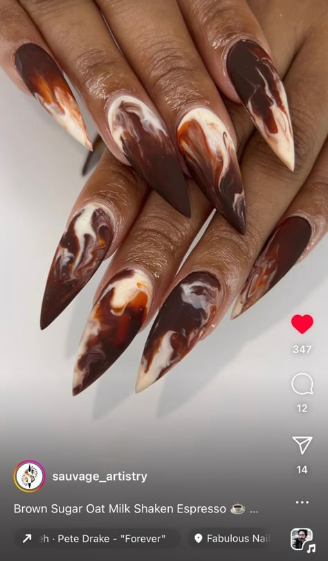 There's a new beauty trend taking over Instagram and it's absolutely stunning. Say hello to "quartz nails". Brown Swirls Nails, Brown Marbled Nails, Brown And Blue Marble Nails, Cappuccino Nails Design, Fall Nails Brown And Gold, Unique Brown Nails, Brown Retro Nails, Coffee And Cream Nails, Brown Sugar Nails