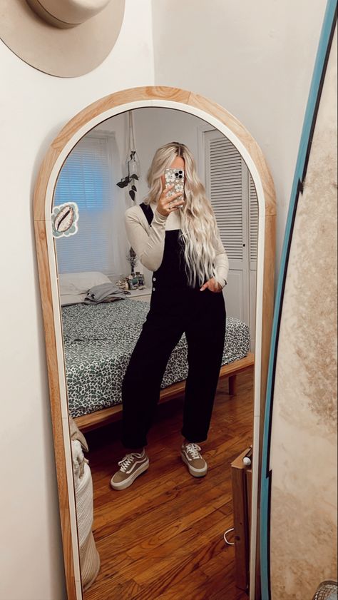 Overalls Outfit With Vans, Black Vans Overalls Outfit, Black Jean Overalls Outfit, Fall Vans Outfits, Vans Overalls Outfit, Outfits With Platform Vans, Vans Outfits For Women, Jean Overall Outfits Fall, Overall Outfits Fall