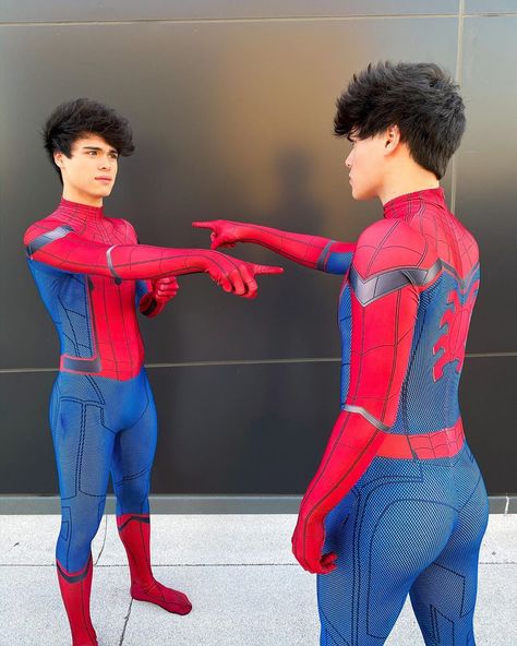 Alex Stokes, Spiderman Costumes, Stokes Twins, Gay Costume, Garfield Spiderman, Spiderman Costume, Spiderman Cosplay, Lycra Men, Caption This