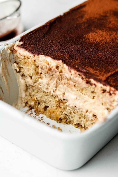 Vegan Tiramisu (Easy + Gluten Free) - Okonomi Kitchen Gluten Free Tiramisu, Vegan Tiramisu, Best Vegan Desserts, Tiramisu Recipe, Vegan Living, Vegan Dessert Recipes, Dessert Food, Vegan Treats, Vegan Dessert