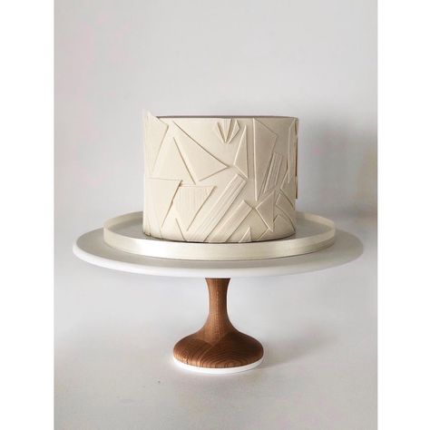 Milly's Fine Cakes (@millysfinecakes) • Instagram photos and videos 34 Birthday Cake For Women, 34th Birthday Cake, Birthday Cake For Women, Cake For Women, Cake Design For Men, Modern Birthday Cakes, Geometric Cake, Organic Cake, Cake For Husband