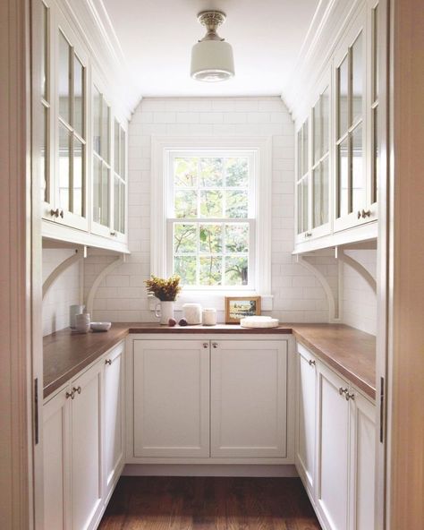 Butler's Pantry Inspiration Round Up — Farmhouse Living Bulters Pantry, White Pantry, Pantry Inspiration, Glass Pantry Door, Pantry Laundry Room, Farmhouse Pantry, Pantry Laundry, Butler’s Pantry, Butlers Pantry