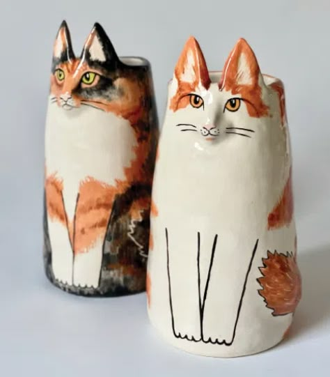 Ceramic Cats, Animal Art Projects, Cat Ceramic, Cat Dishes, Clay Vase, Hand Built Pottery, Ceramic Figures, Clay Animals, Ceramics Pottery Art