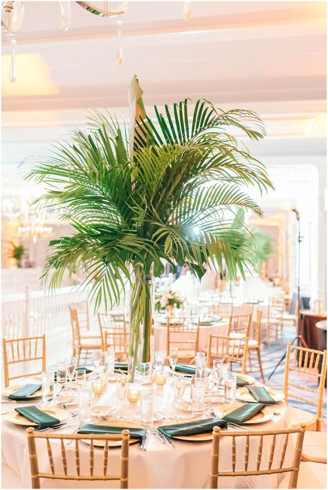 Palm Frond Centerpiece, Palm Tree Centerpieces, Conference Centerpieces, Palm Centerpiece, Palm Leaf Centerpiece, Love Centerpieces, Florida Wedding Reception, Detail Photos Wedding, Cassie Wedding