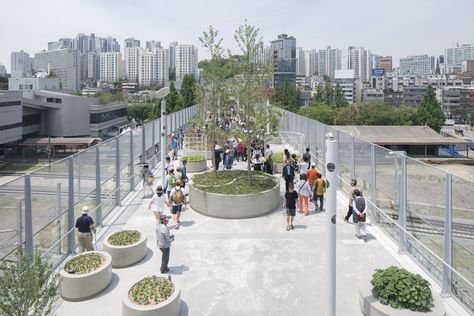 Gallery of MVRDV's Skygarden, a Transformed 983-Meter Former Highway, Opens in Seoul - 4 Seoul Photography, Linear Park, Covered Walkway, Pallet Patio, Green Roofs, Forest City, Garden Walkway, Public Realm, Urban Fabric