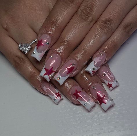 Yk2 Nails Medium, French Tip Star Nails Y2k, Medium Short Nails Y2k, Nails Acrylicy2k, Y2k Girly Nails, Grunge Pink Nails, Y2k Themed Nails, Plain Y2k Nails, Y2k Barbie Nails