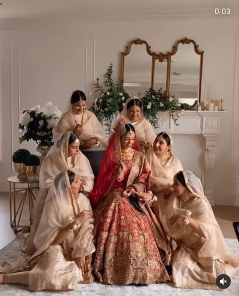 Bridesmaid Poses, Bridesmaid Pictures, Bridesmaid Photoshoot, Indian Bridesmaid Dresses, Indian Wedding Poses, Bride Photos Poses, Desi Wedding Dresses, Bridal Photography Poses, Wedding Portrait Poses