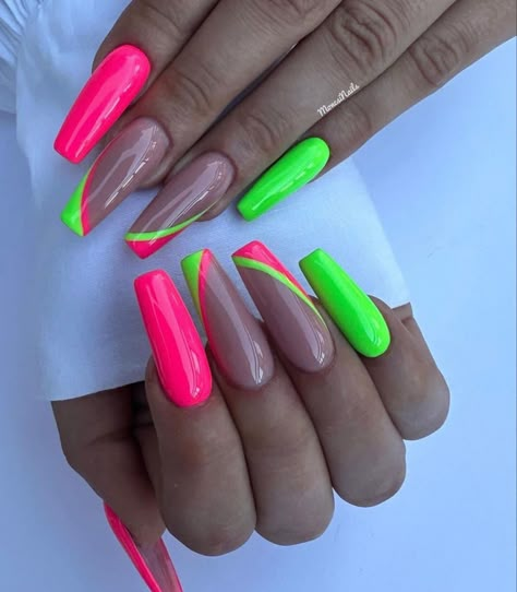 Neon Nails Green And Pink, Bright Neon Acrylic Nails Short, Hot Pink And Yellow Nails Summer, Neon Green And Pink Nail Designs, Pink And Green Neon Nails, Bright Green Nail Ideas, Dark Green And Pink Nails, Neon Nails Designs Summer 2024, Neon Pink And Green Nails