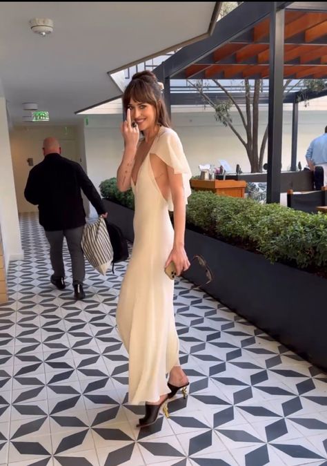 Dakota Johnson Wedding Dress, Dakota Johnson White Dress, Dakota Johnson Dress, Dakota Aesthetic, Gold Dainty Jewelry, Dakota Johnson Street Style, Simple Flats, Leigh Lezark, Dakota Style