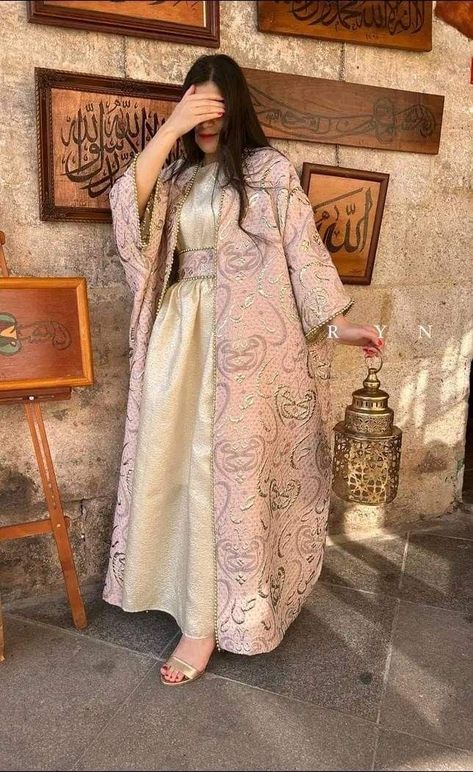 Pakistani Fancy Dresses, Beautiful Pakistani Dresses, Mode Abaya, Modest Dresses Casual, Fancy Dresses Long, Simple Pakistani Dresses, Designer Dresses Casual, Stylish Party Dresses, Quick Outfits