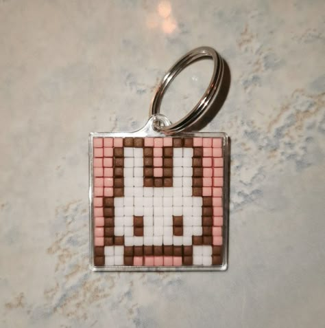 13 X 13 Pixel Art, Miffy Pixel Art, 13x13 Pixel Art, Pixel Art Keychain, Pixel Keychain, Key Rings Diy, Make Your Own Keychain, Bead Keychain Patterns, Perler Bead Keychain