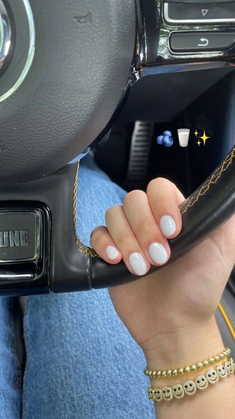 Dip Nails On Real Nails, Nail Idea Neutral, White Nails Tan Skin, Gel On Real Nails Short, Simple Nails Almond Short, Blueberry Milk Manicure, Short Light Pink Gel Nails, Short Nails Aesthetic Ideas, Short Almond Manicure