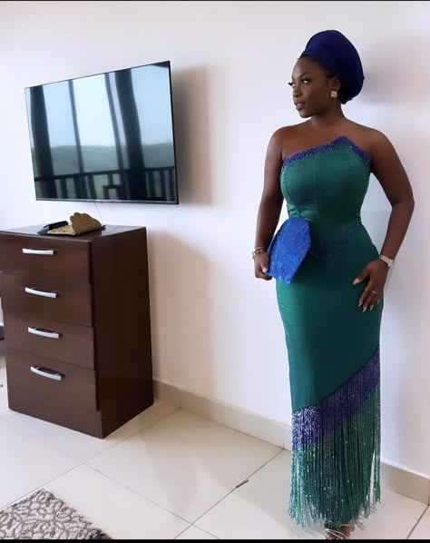 Kente Wedding Guest Outfit, Green Asoebi, Green Dress Wedding Guest, Green Wedding Guest Dress, Yoruba Fashion, Asoebi Style, Nigerian Dress, Nigerian Lace Styles Dress, Nigerian Lace Styles