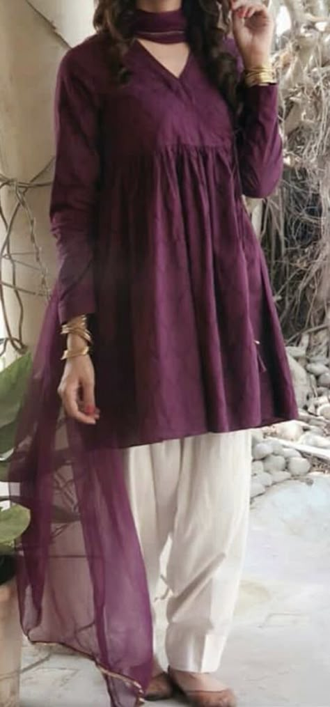 New Simple Dresses Design Pakistani, Pakistani Casual Wear Simple Frocks, Pakistani Short Frock With Plazo, Pakistani Top Design, Frock Pant Design, Shoot Ideas For Clothing Brand, Pakistani Fashion Casual Frocks, Pakistani Frock Design Casual, Shirt Kurti Style