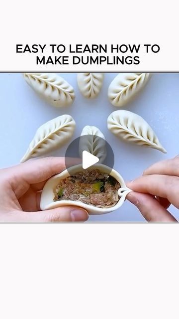 Korean Verbs, Make Dumplings, Dough Art, How To Make Dumplings, Shabu Shabu, Yum Recipes, Wontons, Healthy Homemade Recipes, Chinese Recipes