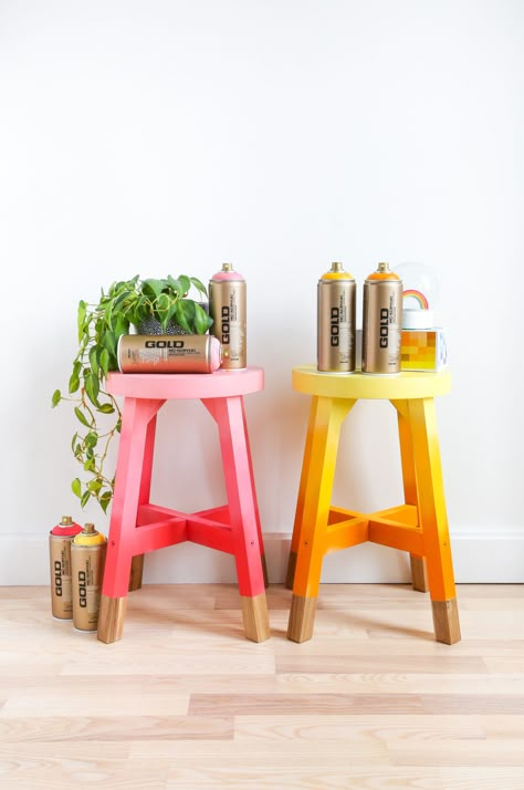 Pink and Yellow Stools – EYE CATCHING STOOLS FOR MORE THAN Stool Upcycle, Wooden Stool Designs, Colorful Stools, Diy Stool, Painted Stools, Diy Side Table, Upcycled Furniture Diy, New Interior Design, Wood Stool