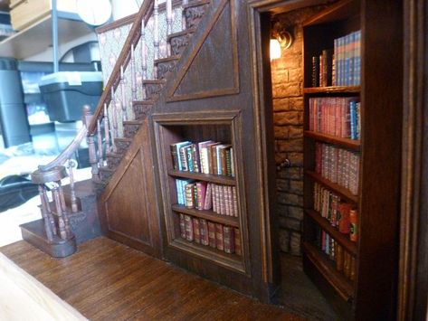 Secret passage Hidden Rooms In Houses, Dold Dörr, Secret Rooms In Houses, Hidden Room, Secret Passage, Home Library Rooms, Secret Doors, Secret Passages, Secret Passageways