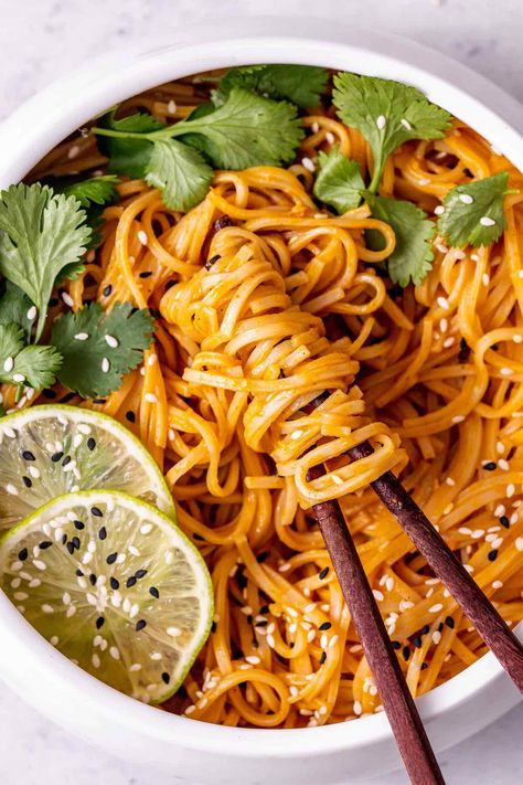 Coconut Curry Noodle Bowl, Panang Curry Noodles, Japanese Curry Noodles, Turmeric Noodles, Yellow Curry Noodles, Curried Noodles, Chicken Curry Noodles, Curry Noodles Recipe, Coconut Curry Noodles