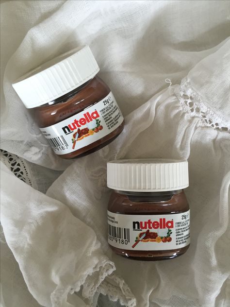 Nutella Aesthetic, Mini Nutella, Nutella Jar, Food Therapy, Picnic Date, Challah, Small Jars, Nutella Bottle, Mini Fridge