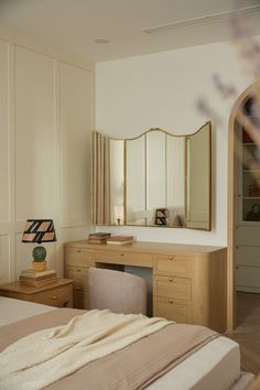 Scandinavian Dressing Table, Dressing Table Design Bedrooms, Minimalist Dressing Table, Dresser Aesthetic, Bedroom Vanity Desk, Dressing Table Mirror Design, Rococo Interior, Elemental Design, Kids Room Furniture