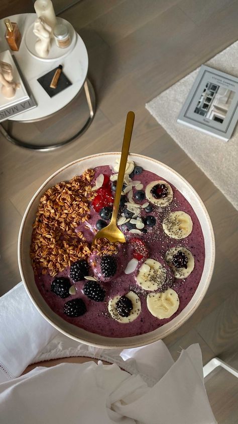 Smoothie Bowl Instagram Story, Diy Smoothie Bowl, Aesthetic Smoothie Bowl, Smoothie Bowl Aesthetic, Recovery Meals, Healthy Smoothie Bowls, For Breakfast, Açaí Bowls, Ice Bowl