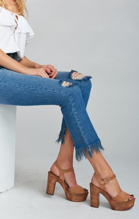 Steve Madden ~ Lulla Platform Heels~ Chestnut | Show Me Your Mumu Tan Platform Heels, How To Style Platform Heels, Chunky Platform Heels Outfit, Platform Heels Outfit, Hippy Vibes, Tan Strappy Heels, Flowy Clothing, Duck Shoes, Heels Aesthetic