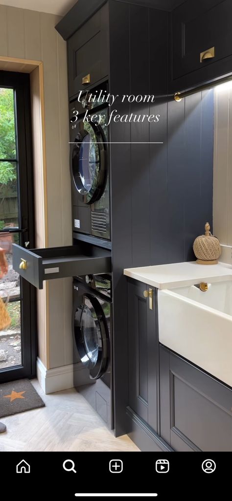 Washer Dryer Laundry Room, Small Utility Room, Utility Room Designs, Laundy Room, Laundry Room Update, Stacked Laundry Room, Laundry Room Ideas Small Space, Tiny Laundry Rooms, Mudroom Laundry Room