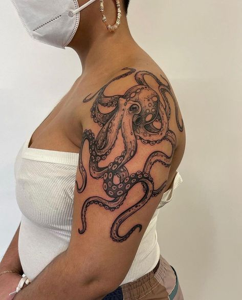 Sea Alien, Octopus Tattoo Sleeve, Kraken Tattoo, Squid Tattoo, Shoulder Cap Tattoo, Shoulder Sleeve Tattoos, Tattoo Art Ideas, 16 Tattoo, Octopus Tattoo Design