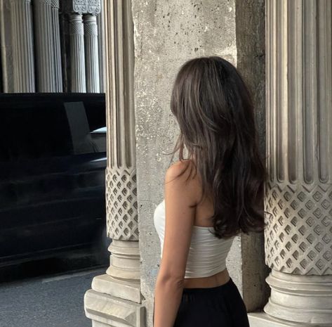 @sinemeverything Vanilla Girl Aesthetic, Long Shiny Hair, Girly Dp, Beautiful Curly Hair, Vanilla Girl, Hair Appointment, Model Poses Photography, Classy Aesthetic, Best Friend Pictures