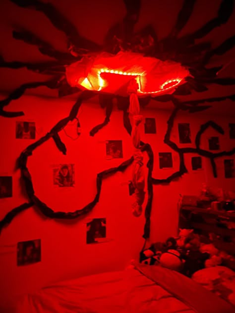 stranger things stranger things season 4 grunge emo cool decorations LED portal diy scary horror Horror Room Ideas Home Decor, Stranger Things House Decor, Stranger Things Inspired Room, Stranger Things Bedroom Ideas, Horror Bedroom Ideas, Stranger Things Room Decor, Stranger Things Room Ideas, Fnaf Bedroom, Stranger Things Bedroom