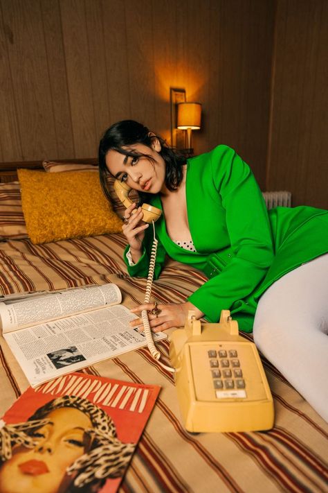 Hotel Phone Photoshoot, Aesthetic Fashion Photoshoot, On The Phone Photoshoot, Motel Pool Photoshoot, Vintage Phone Photography, Retro Motel Photoshoot, Vintage Room Photoshoot, Vintage Shoot Ideas Photoshoot, Photoshoot Ideas Magazine