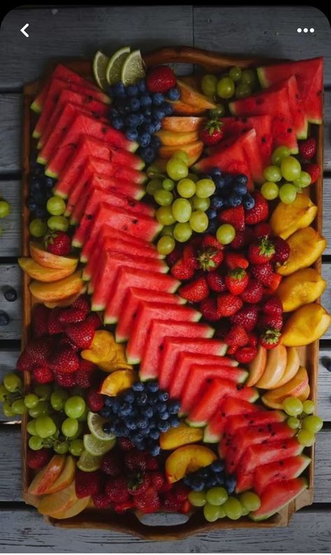 Charcuterie Board With Fruit And Veggies, Fruit Party Tray Ideas, Diy Fruit Board, Fruit And Veggie Easter Tray, Easy Food Platters, Small Fruit Board Ideas, How To Display Fruit At Party, Kid Fruit Platter, Easter Fruit Charcuterie Board