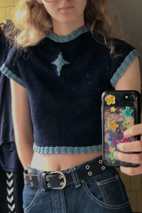 Kitting Ideas Aesthetic, Knit Raglan Top, Knit Top Ideas, Star Pixel Pattern, Dark Blue Crochet Ideas, Cute Knitted Tops, Light Blue Crochet Ideas, Dark Blue Top Outfit, Duplicate Stitch Patterns