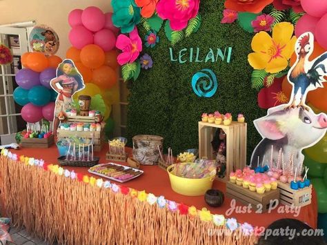 Leilani's Moana bash  | CatchMyParty.com Moana Birthday Ideas, Moana Birthday Decorations, Moana Birthday Party Ideas, Moana Party Ideas, Moana Birthday Party Theme, Moana Theme Birthday, Festa Moana Baby, Moana Themed Party, Moana Theme