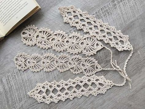 Free Crochet Lace Bookmark Pattern - Crochet Bits Crochet Bookmarks Free Patterns Lace, Crochet Lace Projects Ideas, Crochet Lace Applique Patterns Free, Micro Crochet Lace, Vintage Crochet Lace Patterns Free, Crochet Thread Flowers, Filet Crochet Bookmarks Free Patterns, Lace Motif Crochet, Crochet Thread Bookmark