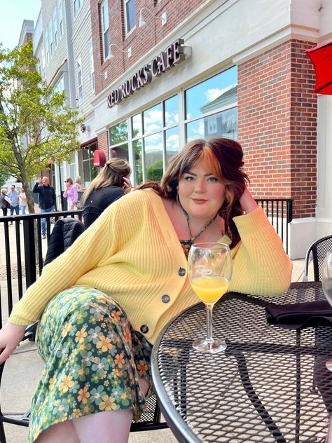 Cute girl brunch outfit floral dress plus size curvy outfit Cider Outfits Plus Size, Plus Size Funky Outfits, Europe Aesthetic Outfit Plus Size, Fat Belly Outfits, Plus Size 70s Outfits, Plus Size Girly Outfits, 70’s Inspired Outfits Plus Size, Colourful Outfits Midsize, 70s Plus Size Fashion