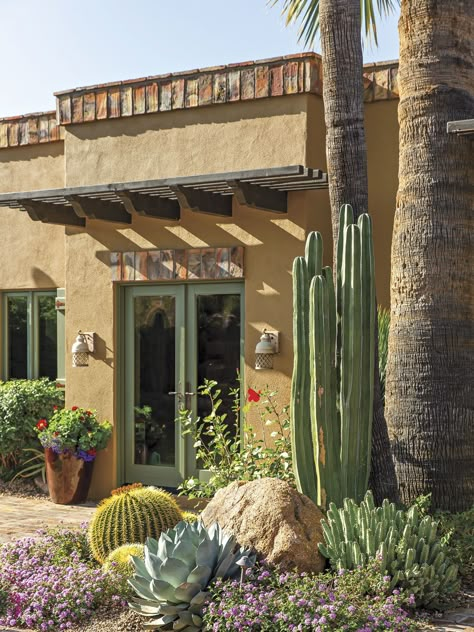 Southwestern Garden Ideas, Spanish Garden Hacienda Style, Mexican Garden Hacienda Style, Southwest Home Exterior, Mexican Garden Ideas, Desert Garden Landscaping, Tucson Landscaping, Spanish Landscaping, Hacienda Garden