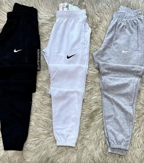 Nike Clothes, Cute Sweatpants, Mode Zara, Cute Nike Outfits, Cute Lazy Outfits, Cute Nike, Tomboy Style Outfits, Simple Trendy Outfits, Tomboy Fashion