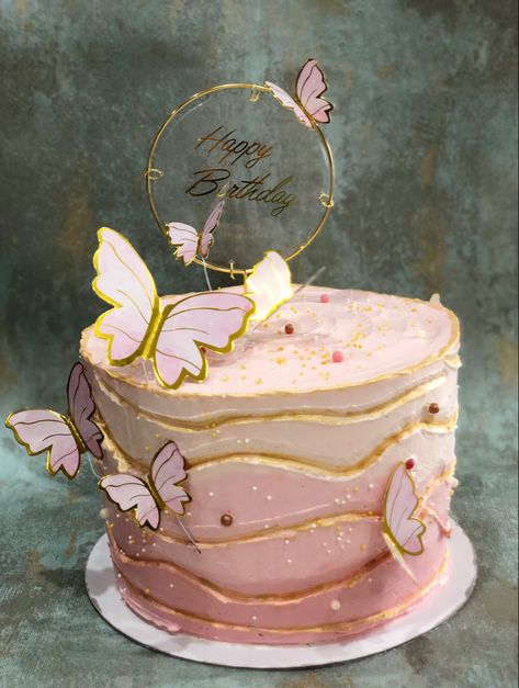 Maroon Cake, Cake Butterfly, Butterfly Cake, Ombre Cake, Butterfly Cakes, Hip Hip, Pink Ombre, Butterflies, Birthday Cake