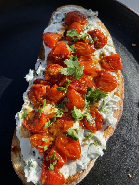 Roasted Tomatoes & Goat Cheese Toast Goat Cheese On Toast, Goats Cheese Sandwich, Goat Cheese Toast Recipes, Roasted Tomato Toast, Goat Cheese Crumbles Recipes, Bread Toast Recipes, Brie Garlic, Goat Cheese Bread, Goat Cheese Breakfast