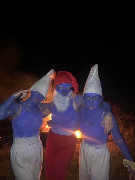 Weird Costumes Funny, Funny Movie Characters To Dress Up As, Smurf Costume Women, Smurf Cosplay, Fantasia Smurf, Smurfs Aesthetic, Smurf Halloween Costume, Smurfs Halloween Costume, Halloween Costumes Women Funny