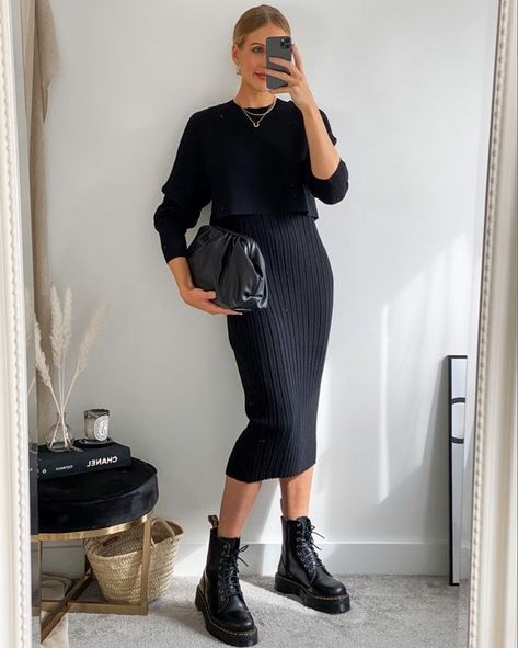 Black Boot Outfits, Style inspirations #blackbootsoutfit #bootsforwomen Dr Martens Boots Outfit, Combat Boot Outfit, Dr Martens Outfit, Doc Martens Outfit, Black Boots Outfit, Mode Zara, Looks Black, All Black Outfit, Mode Inspo