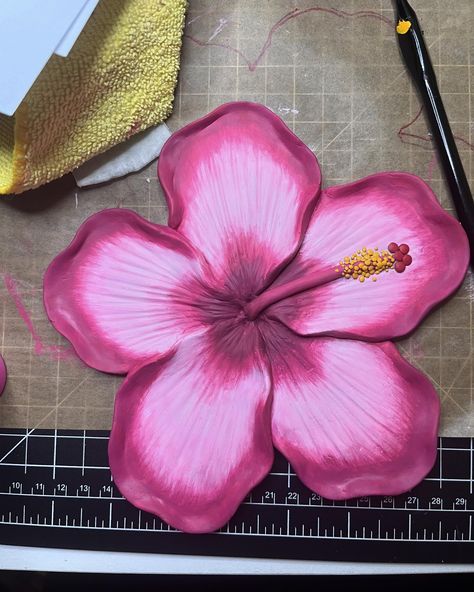 Another tray ready to be delivered. ✉️ 🌺 #roomdecor #hibiscus #flowers #hibiscusflower #sculpt #epoxiclay #yewelrytray #art Catholic Church Stained Glass, Diy Air Dry Clay, Cute Canvas Paintings, Clay Diy Projects, Pottery Crafts, Diy Pottery, Ceramics Pottery Art, Clay Art Projects, Diy Clay Crafts