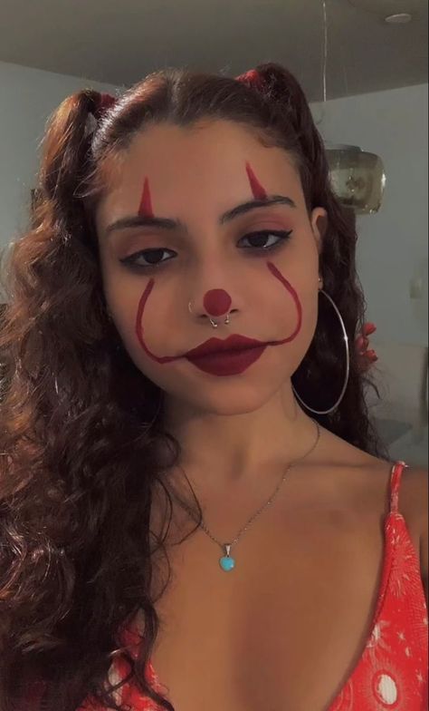 Cute Easy Clown Makeup, Halloween Makeup Terror Easy, Cute Clown Halloween Makeup, Fantasia Pro Halloween, Clown Easy Makeup, Halloween Makeup Clown Easy, Clown Make Up Aesthetic, Halloween Makeup Inspo Easy, Halloween Looks Makeup Easy