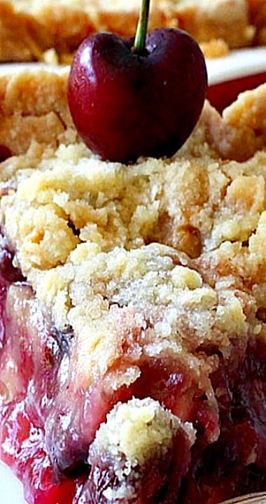 Sour Cream Cherry Pie, Cherry Crunch Pie, Dutch Cherry Pie Recipe, Cherry Crumble Pie With Canned Filling, Cherry Crumb Pie With Canned Cherries, Cherry Pie With Crumb Topping, Cherry Crumble Pie, Cherry Pie Crumble, Cherry Crumb Pie