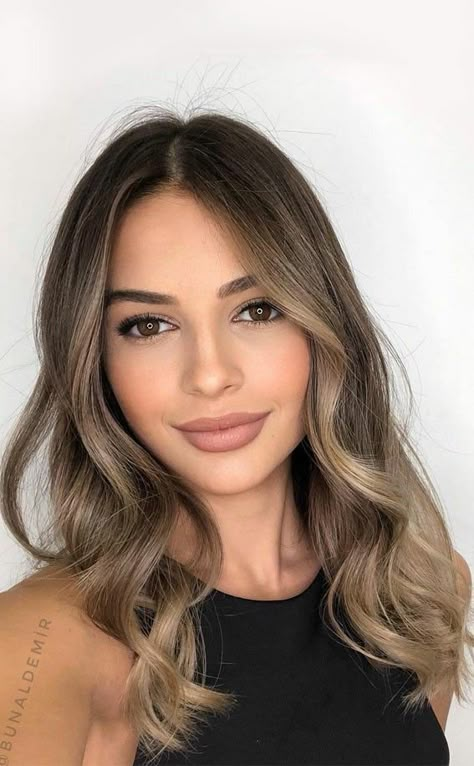 Brown Hair Colour Ideas, Brown Hair Colour, Brown Hair Inspo, Hair Colour Ideas, Brown Hair With Blonde Highlights, Hair Color Light Brown, Brown Hair Balayage, Light Hair Color, Brown Blonde Hair